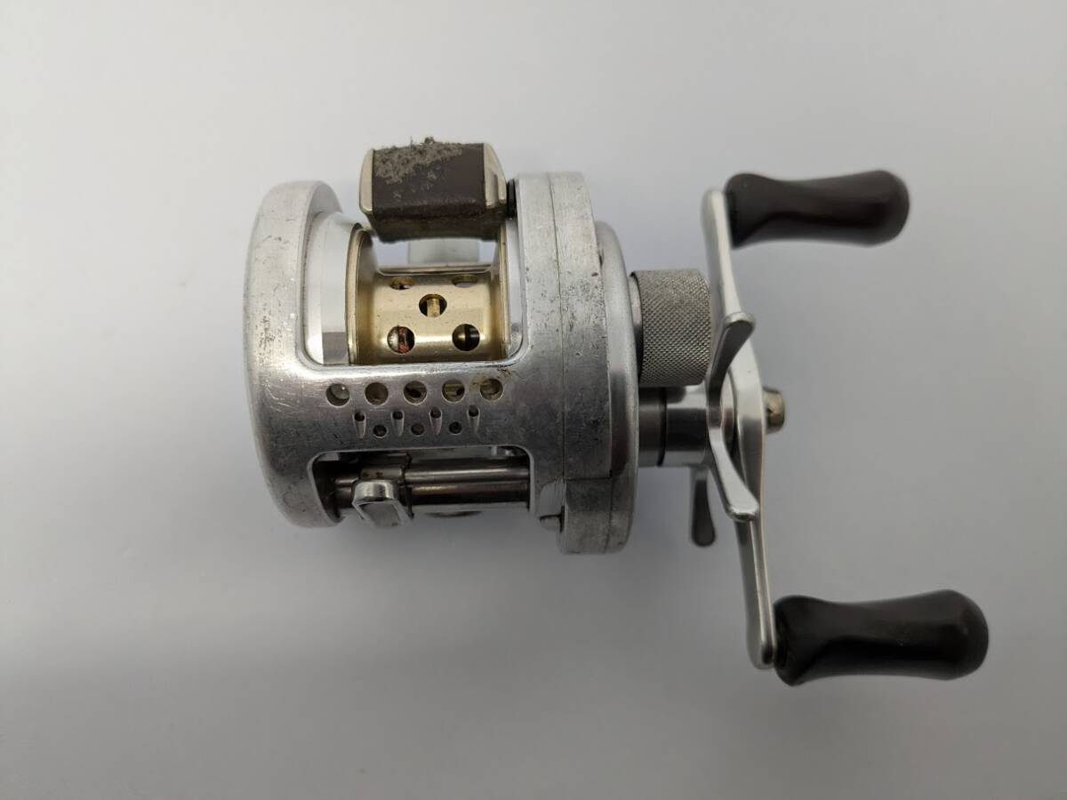 Shimano シマノ 03 カルカッタコンクエスト DC 201 レフト 左 中古 シマノ