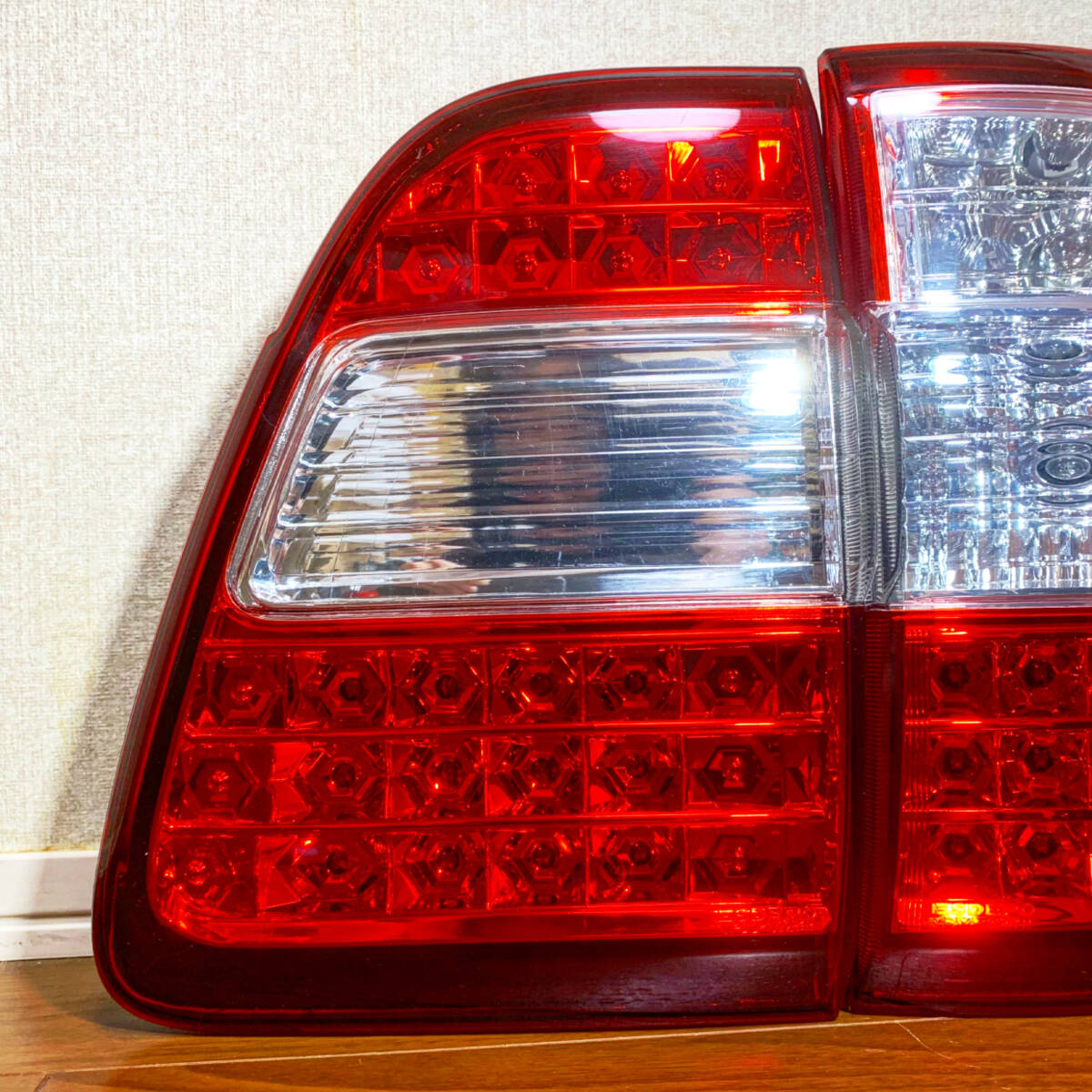 【秋のバーゲン期間だけ値下げ 11/8まで】ランクル100 後期ルック レッド＆クリアタイプ テールライト ランドクルーザー100_画像5