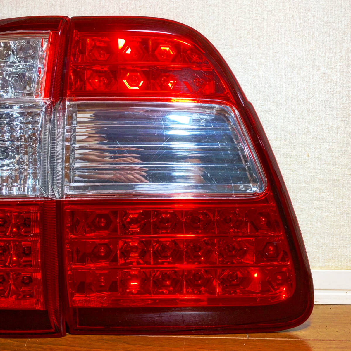 【秋のバーゲン期間だけ値下げ 11/8まで】ランクル100 後期ルック レッド＆クリアタイプ テールライト ランドクルーザー100_画像9