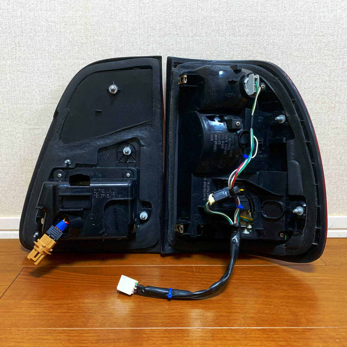 【秋のバーゲン期間だけ値下げ 11/8まで】ランクル100 後期ルック レッド＆クリアタイプ テールライト ランドクルーザー100_画像10