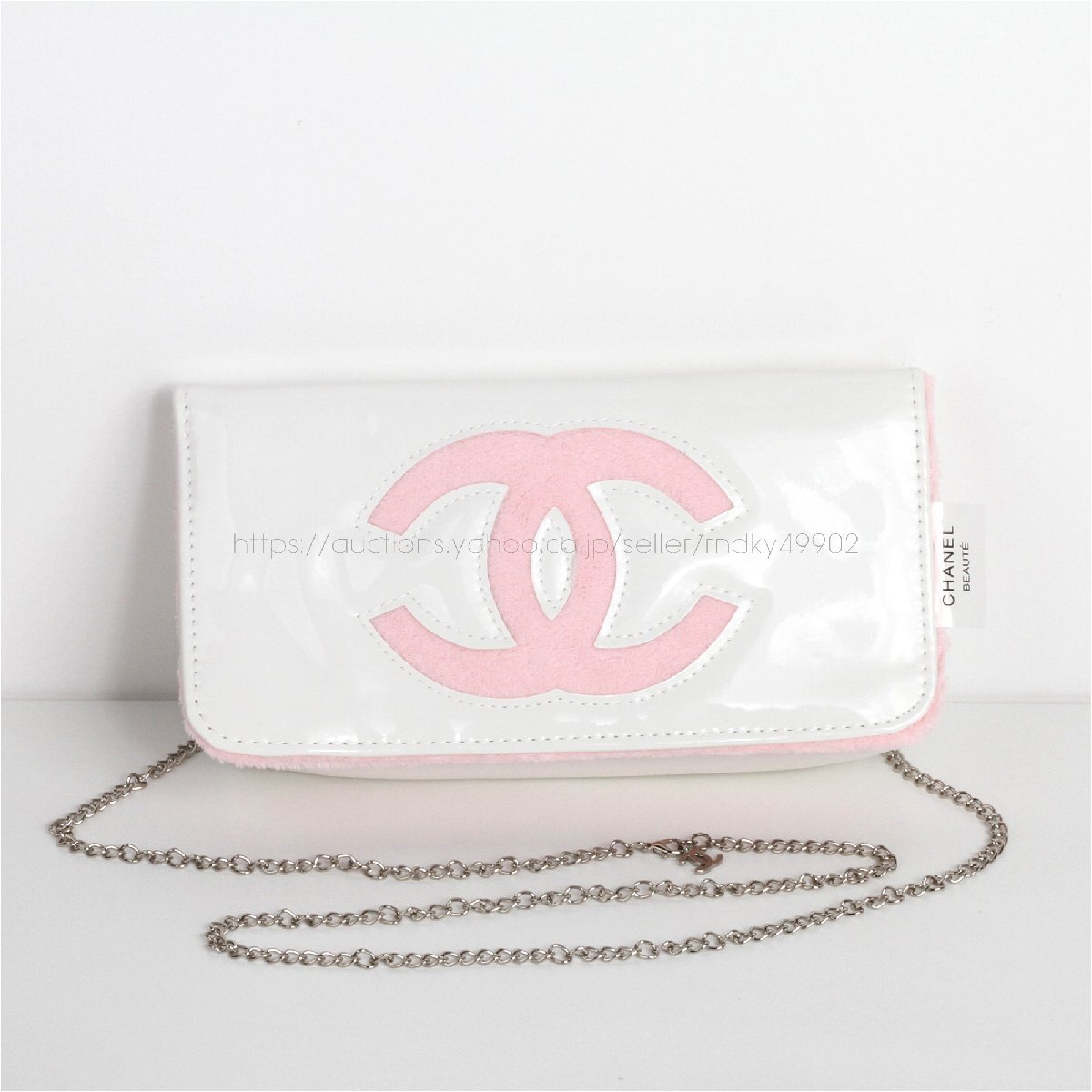シャネル CHANEL ノベルティ VIPギフト もこもこ ポーチ ショルダーバッグ 2WAY エナメル 斜めがけ レディース ブランド ピンク 白 非売品