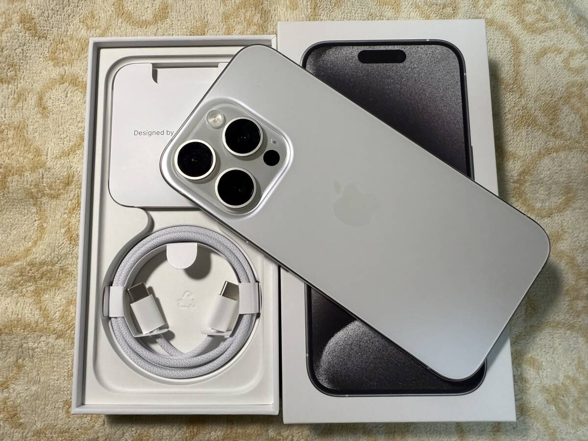 ☆美品・Apple・iPhone15pro・256GB・ホワイトチタニウム・SIM ☆美品・Apple・iPhone15pro・256GB・ホワイトチタニウム・SIM