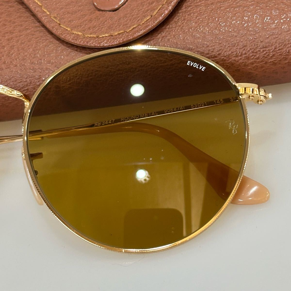 イタリア制レイバン ラウンドメタル 53㎜ アンバー ブラウン調(diào)光 EVOLVE RB3447-9064/4I 53□21 Ray-Ban アンバーチェンジャブル