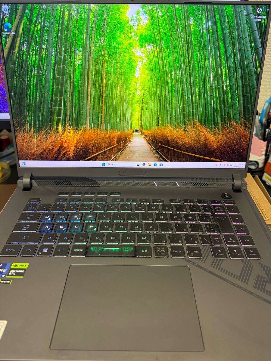 送料無料　中古品　ASUS　ROG Strix G16 (2023)　G614JV-I9R4060