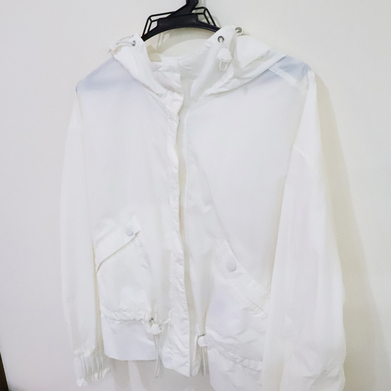 MONCLER モンクレール ナイロンジャケット ブルゾン フーディ レディース アウター Sサイズ ホワイト 白 中古 美品 送料無料!_画像3