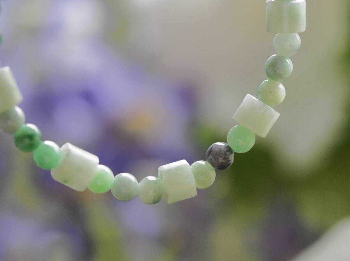 天然翡翠　管玉　丸石　ブレスレット　天然無処理ヒスイ　小粒　鑑賞　夏　自然界　お守り_画像6
