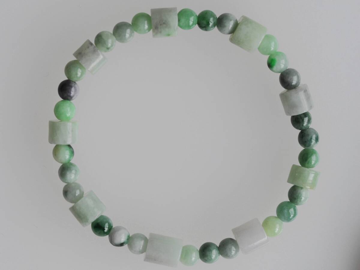 天然翡翠　管玉　丸石　ブレスレット　天然無処理ヒスイ　小粒　鑑賞　夏　自然界　お守り_画像2