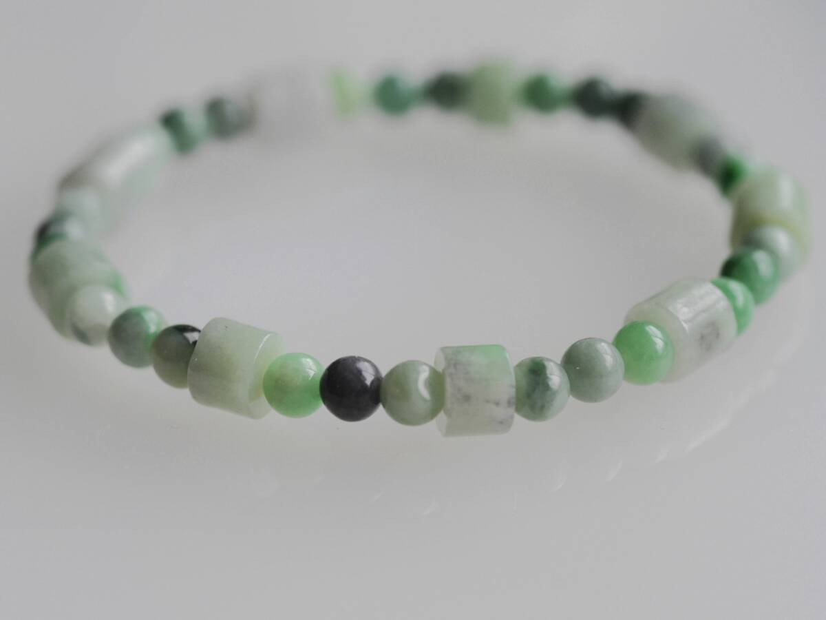 天然翡翠　管玉　丸石　ブレスレット　天然無処理ヒスイ　小粒　鑑賞　夏　自然界　お守り_画像3