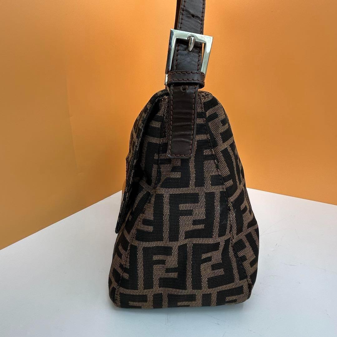 【美品】 美品 フェンディ FENDI ズッカ柄 バゲットバッグ マンマバケット ショルダーバッグ ワンショルダー FFロゴ 