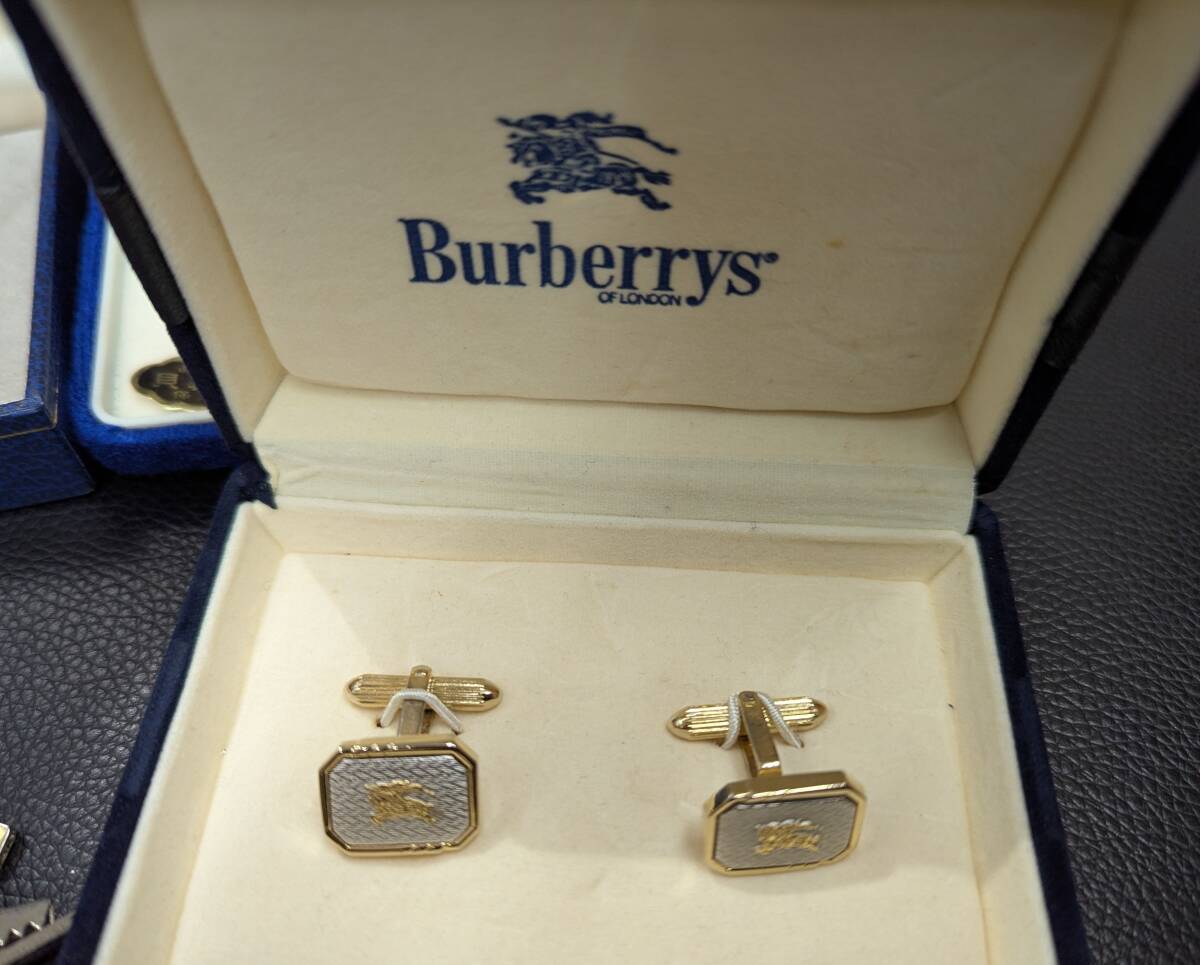 #8670A 【カフス?タイピンまとめ!!】 Burberry/バーバリー WEDGWOODO/ウェッジウッド など 総重量約1kg弱