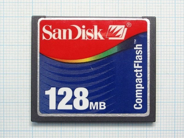 ★SanDisk コンパクトフラッシュ １２８ＭＢ 中古★送料８５円?１８５円