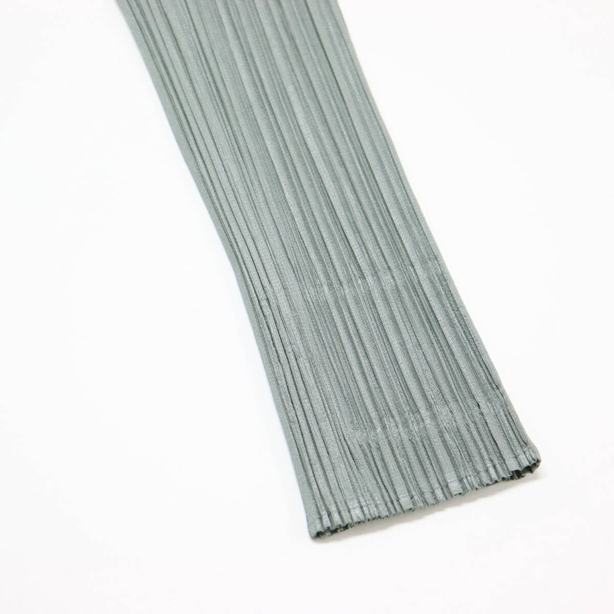 【美品】PLEATS PLEASE プリーツプリーズ カーディガン グレー系 サイズ:3(M) / パンチング ドット プリーツ カーディガン PP51-J0564