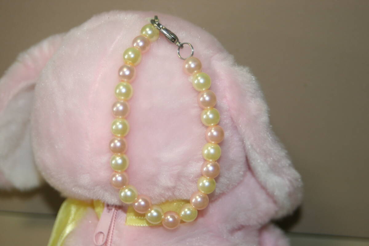 ぽてうさろっぴー パールビーズの持ち手 プリティーポーチ みみぴょん ピンク　約15cm　ぬいぐるみポーチ 黃色リボン