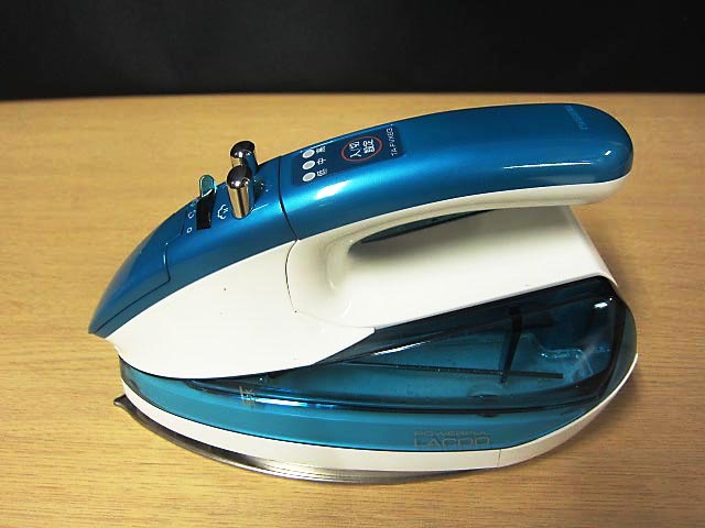 TOSHIBA 東芝 コードレス スチーム アイロン ターコイズブルー TA-FVX83 【M】