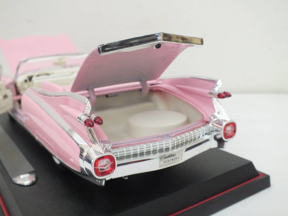 ★Maisto ピンク キャデラック エルドラド 1959 1/18（プレスリーの愛車）★（5593）
