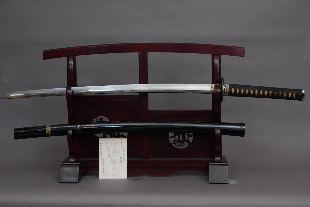とっておきし新春福袋 不詳 真剣 居合刀 登録証 鉄鍔 黒拵え 反り0.9cm 刃渡67.1cm 槍、薙刀