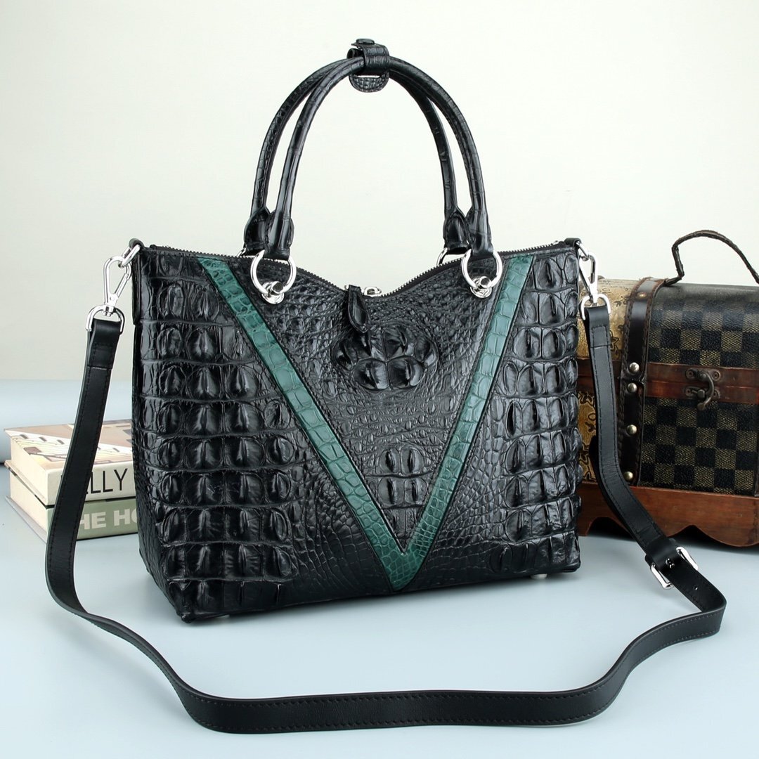 貴重品　レディースバッグ　本革　ハンドバッグ　本物鰐革　クロコダイルレザー　高級革　トートバッグ　肩掛け可　お灑落　大容量　革鞄