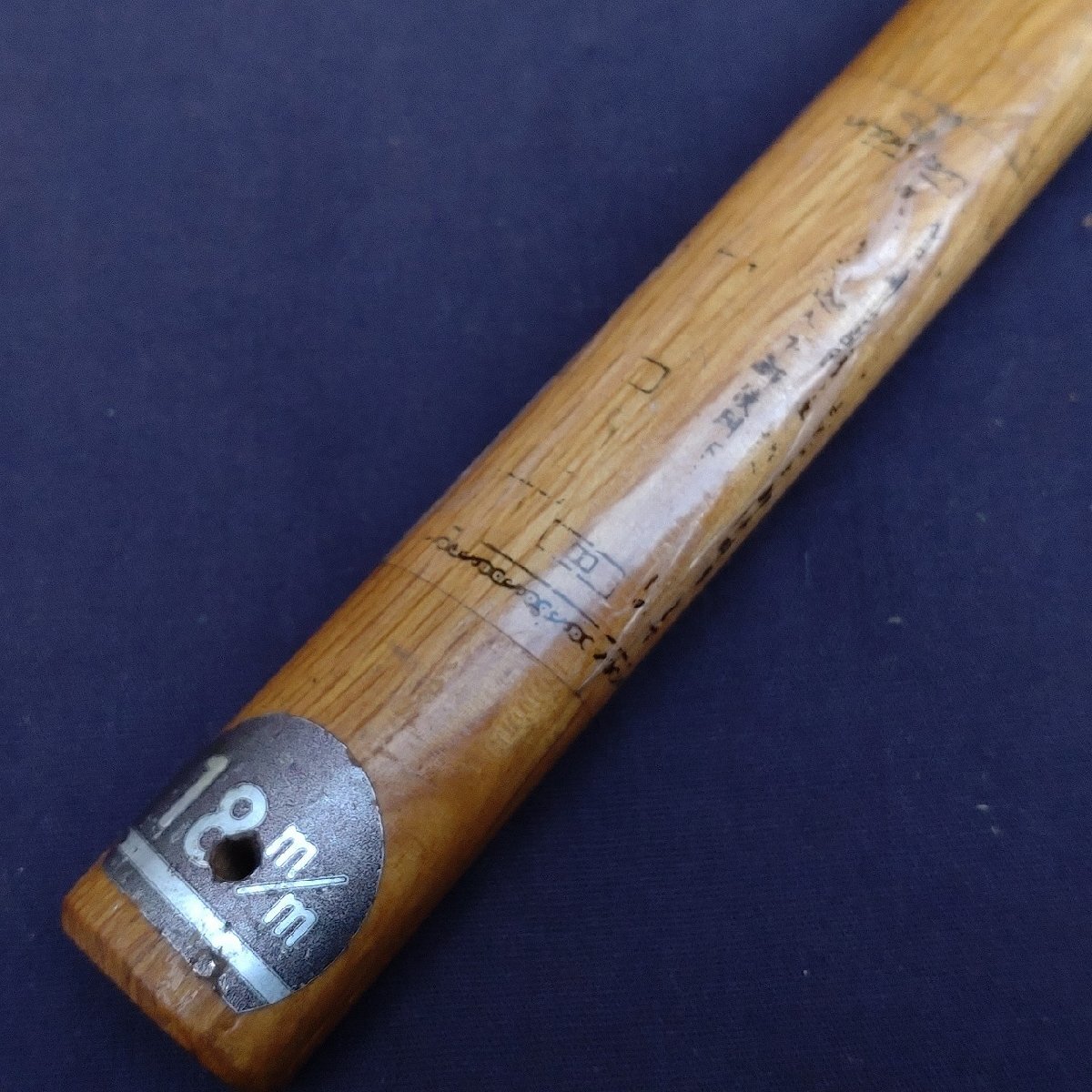 丸刃槌 金槌 金づち ハンマー 玄翁 玄能 大工道具 工具 日本制 重量約150g 頭約68㎜ 打面約18㎜ 刃面約20㎜ 全長(zhǎng)約300㎜ 【0249】