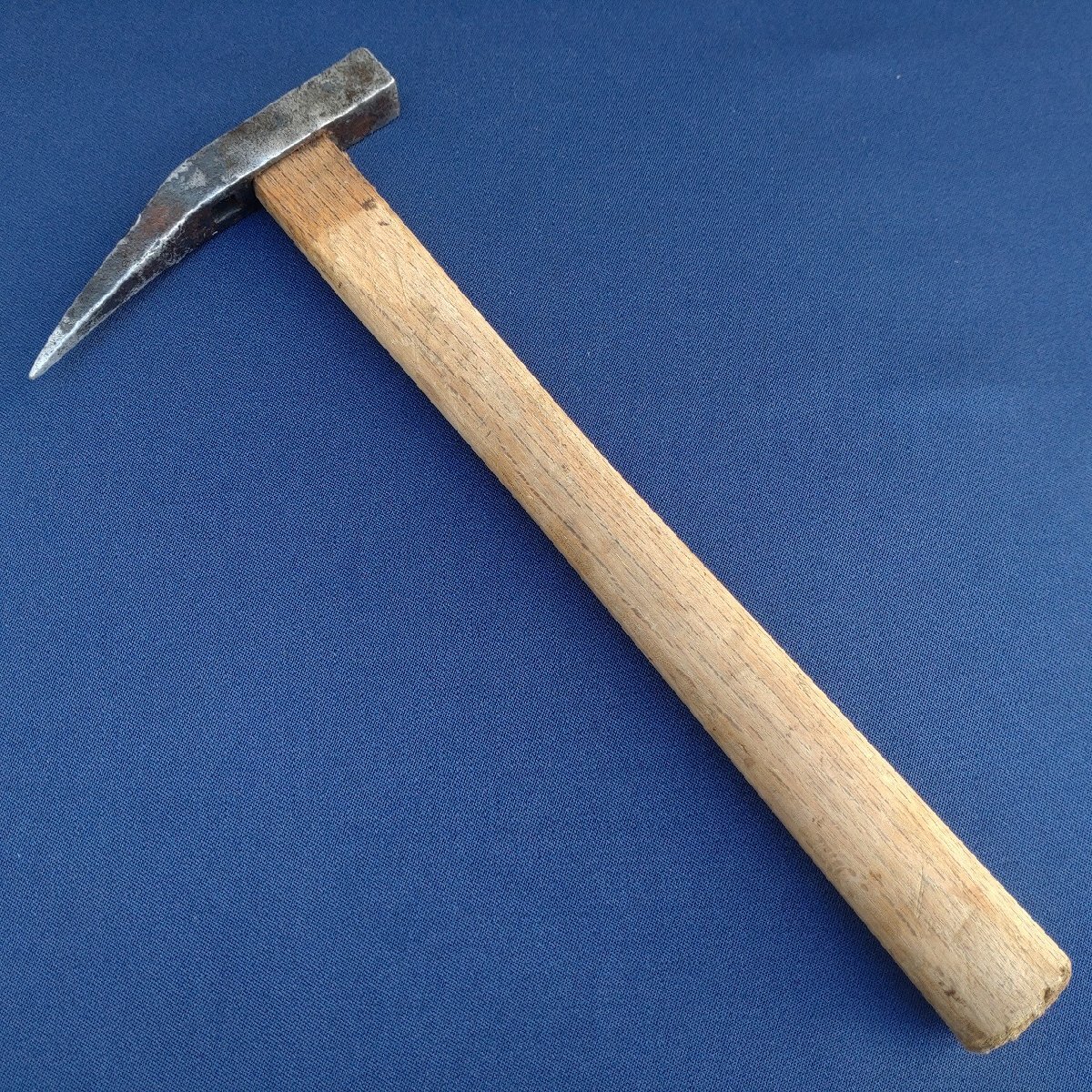 カワラ屋槌 瓦屋槌 金槌 金づち ハンマー 工具 日本制 頭約125㎜ 打面約15㎜ 全長(zhǎng)約292㎜ 重量約205g 【0894】