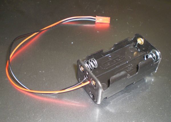 追. ！！軽量　電池ボックス 単３×４本用 コネクター付き_画像1