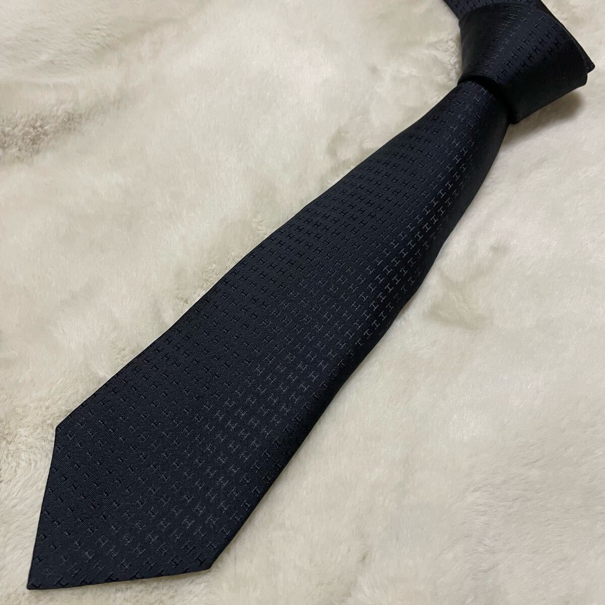 1円スタート！ 極美品 未使用に近い HERMES エルメス H柄 シルク ネクタイ 総柄 ロゴ ブラック ビジネス 黒系 メンズ