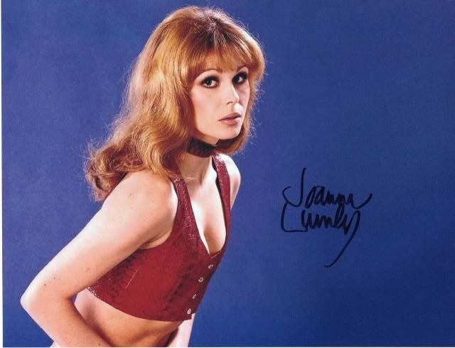 【UACCRD】ジョアンナ?ラムレイ直筆サイン■女王陛下の００７/ニューアベンジャーズ●