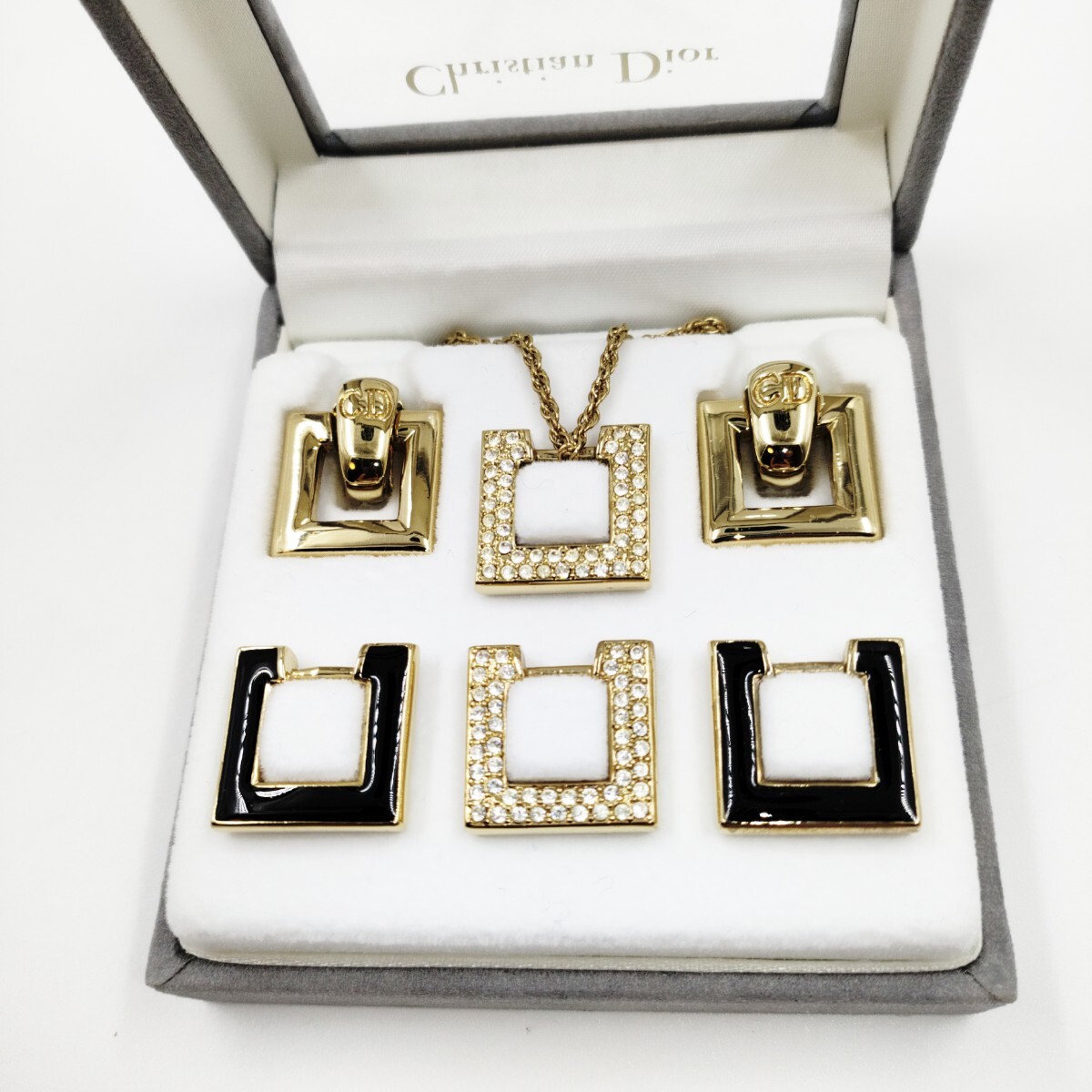 1円?　美品　Christian Dior　　ネックレスイヤリングセット　ゴールド　機(jī)內(nèi)販売限定 クリスチャンディオール　箱保証書(shū)つき
