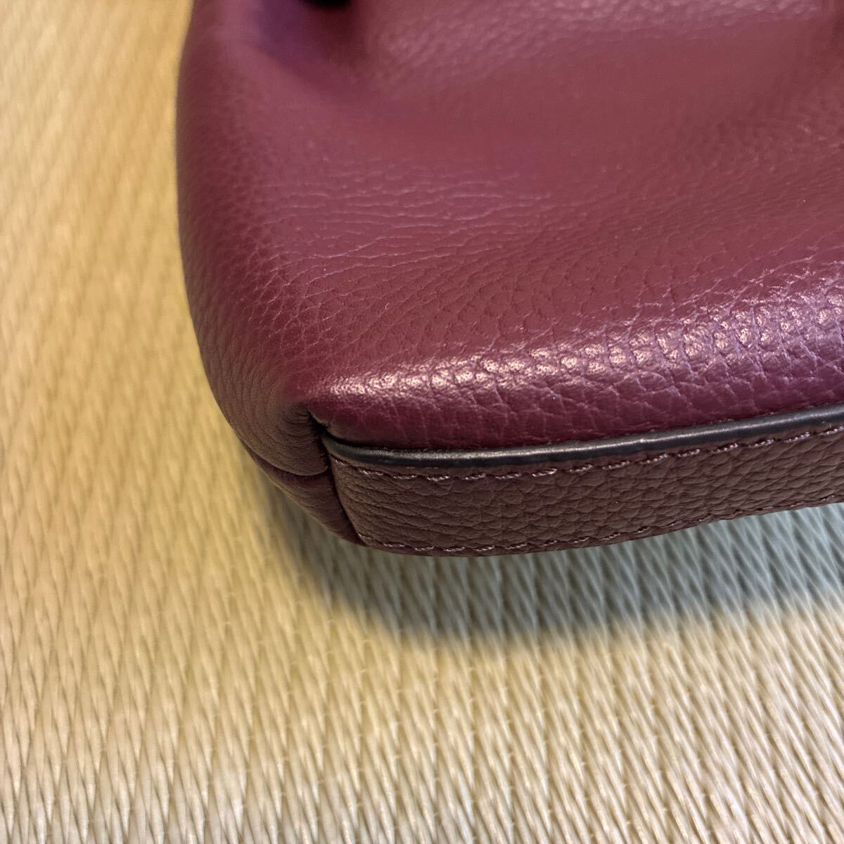 美品★コールハーンCOLE HAAN★ポシェット★スマホショルダー★斜め掛け★バーガンデ?！锍嗖枭? bimg=
