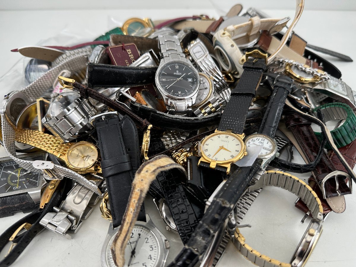 時計まとめ GUCCI FENDI SEIKO CASIO マークジェイコブス ミラショーン swatch 懐中時計 箱付き 箱無し ジャンク 部品取り クオーツ 手巻