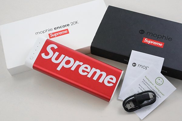 Supreme * Mophie Encore Plus 20K (通電確認済) 赤 モバイルバッテリー ポータブル バッテリーチャージャー シュプリーム モーフィー G044_画像1