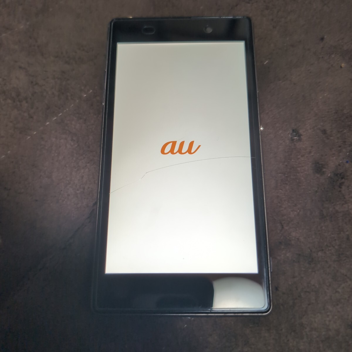 Xperia Z1 32GB ブラック au SOL23 スマホ スマートフォン 初期化済み_画像1