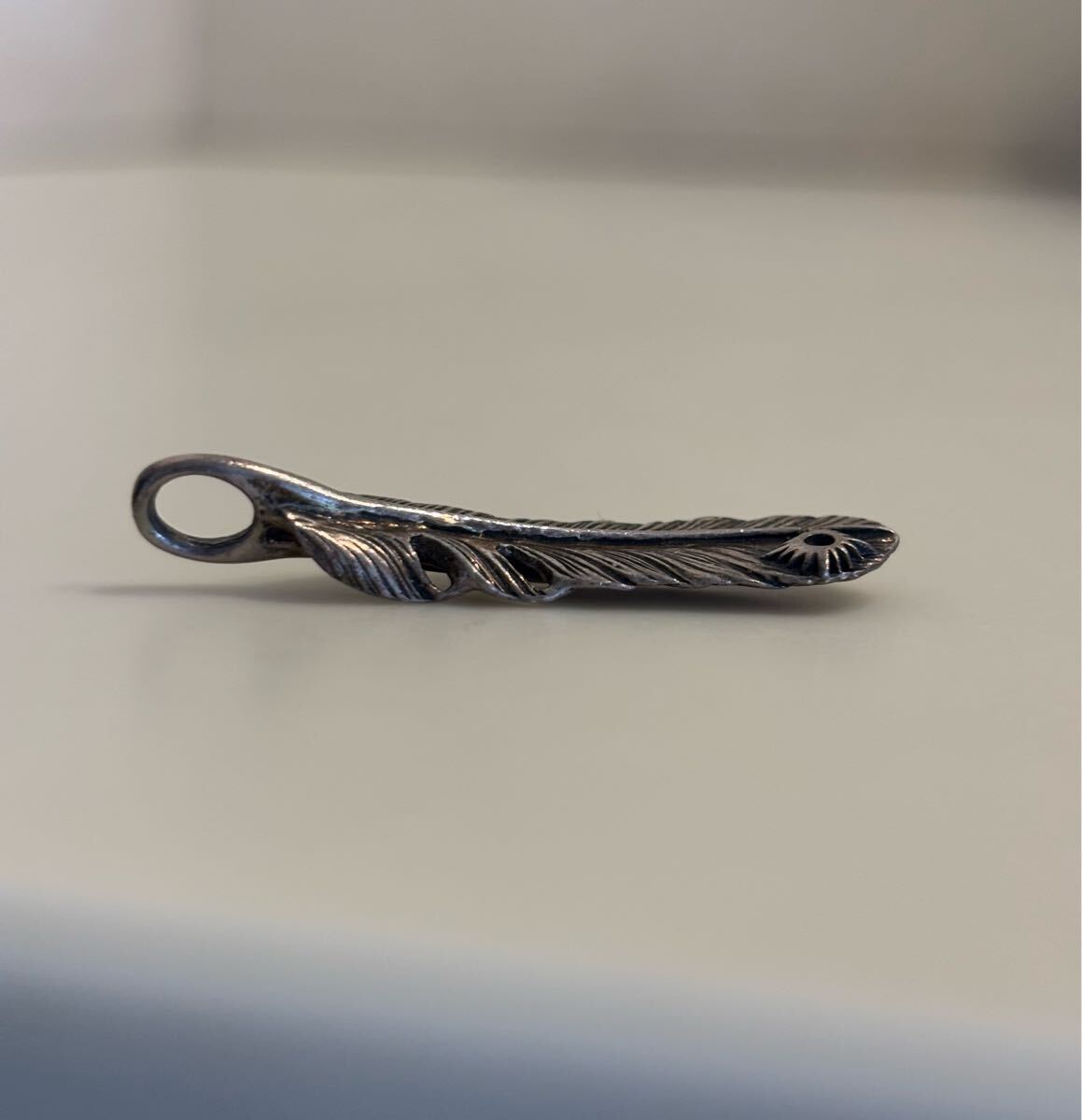 ARIZONA FREEDOM ４㎜フェザートップ　右向き　ペンダントトップ　SV925 シルバー アクセサリー