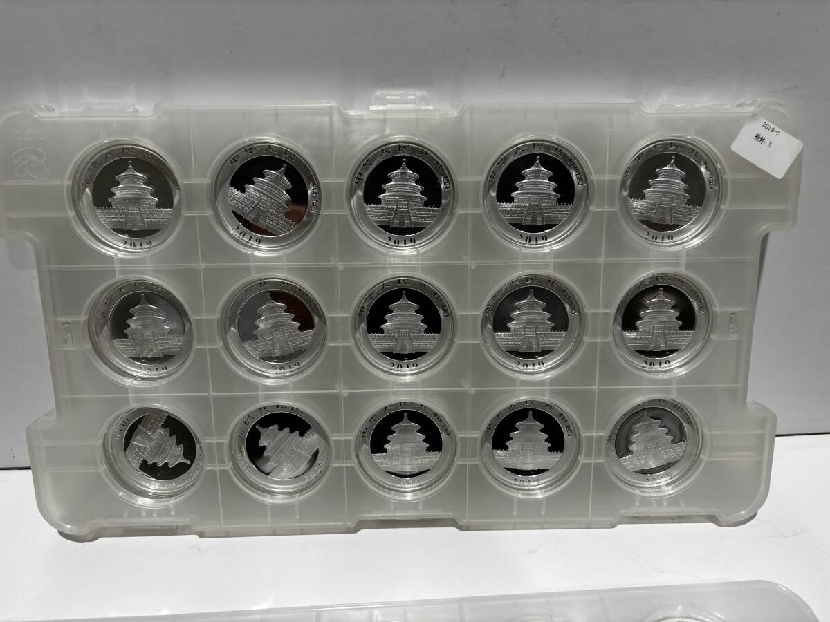 388 【希少】 外国銭 中国 銀貨 パンダ銀貨 10元 中華人民共和国 388 【希少】 外国銭 中国 銀貨 パンダ銀貨 10元 中華人民共和国