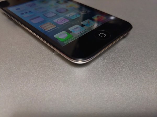 【バッテリー良好?初期化済み?送料無(wú)料】iPod touch 第4世代 8GB ブラック A1367/MC540J 管理番號(hào):2-HT2WN