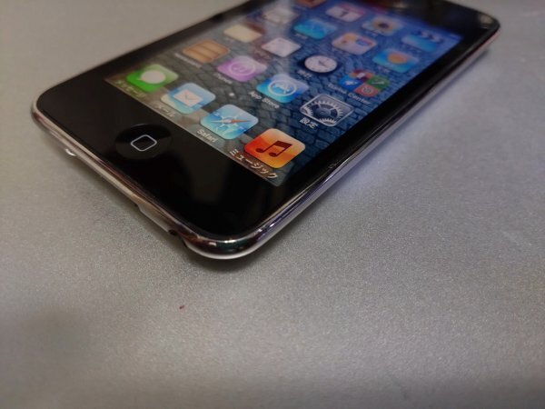 ケーブル付、送料無料[バッテリー良好] 32GB Apple iPod touch (第 3 世代) A1318/MC008J ブラック 【TKVR6】
