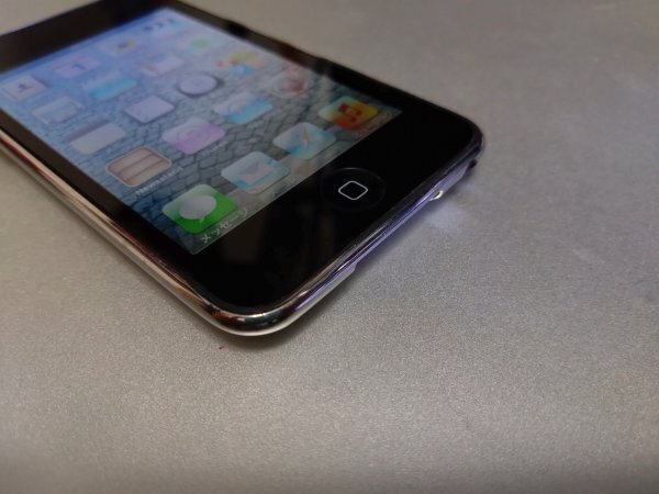 ケーブル付、送料無料[バッテリー良好] 32GB Apple iPod touch (第 3 世代) A1318/MC008J ブラック 【TKVR6】