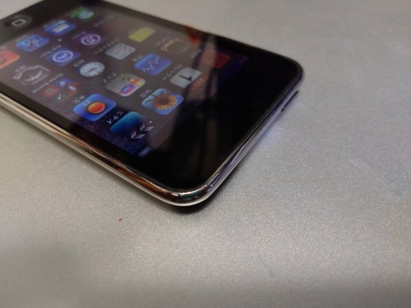 ケーブル付、送料無料[バッテリー良好] 32GB Apple iPod touch (第 3 世代) A1318/MC008J ブラック 【TKVR6】