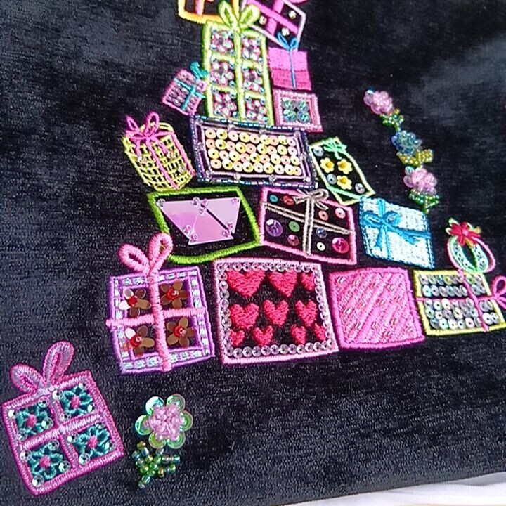 Think Bee!　シンクビー　トートバッグ　ハンドバッグ　プレゼントボックス　刺繍　ブラック