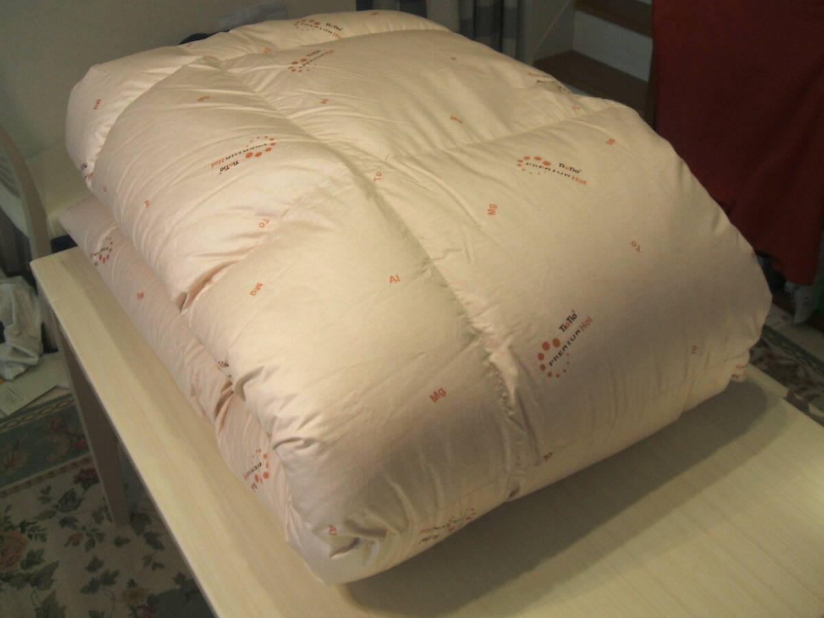 新品＊専門店仕様＊８０超長(zhǎng)綿＊抗菌?消臭加工特殊キルト生地＊五ッ星ロイヤルラベル＊フランス産９３％増量１，３キロ入＊高級(jí)羽毛布団Ｓ