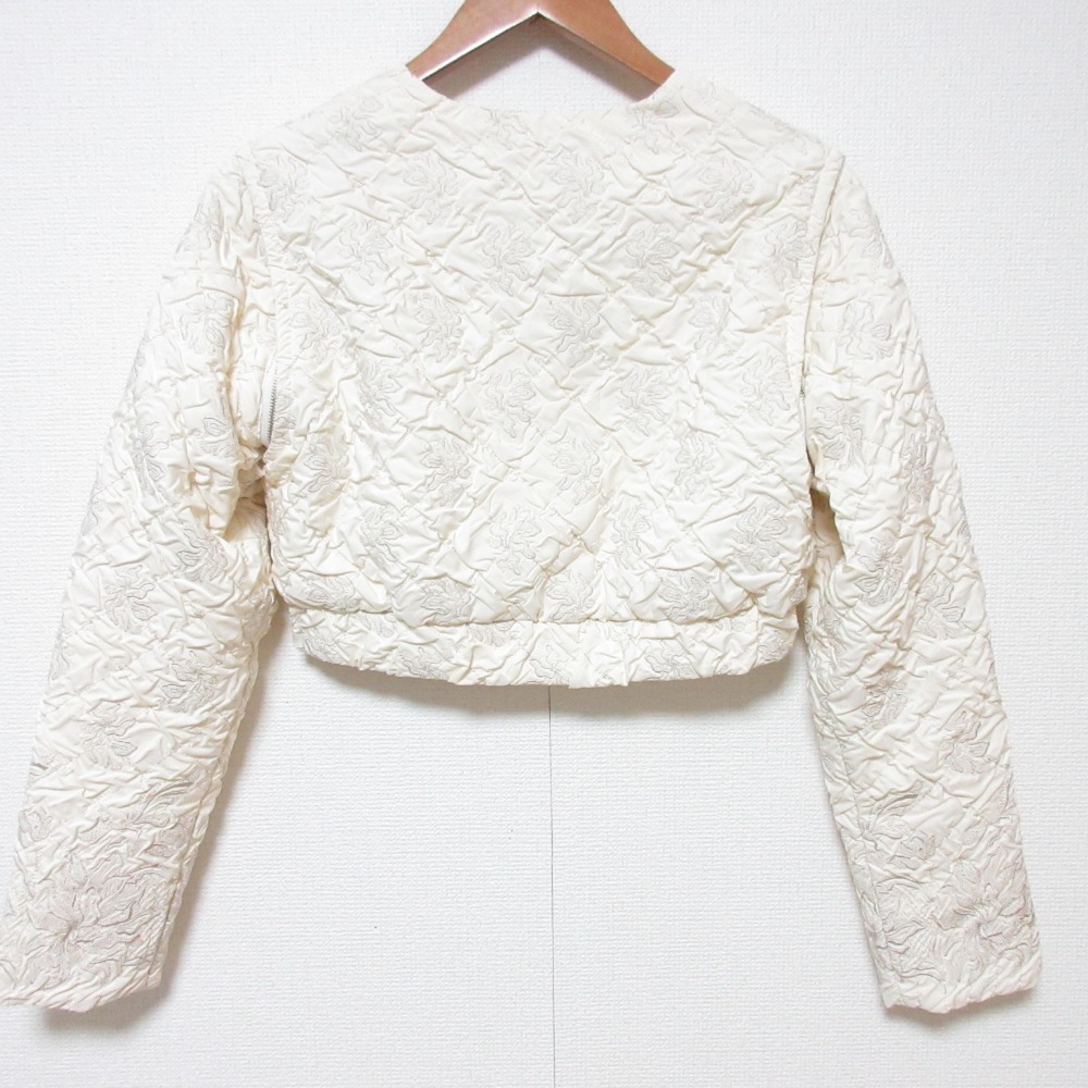 美品 24AW MURRAL ミューラル Dahlia shrinking embroidery top クロップド キルティングジャケット サイズ1 アイボリー