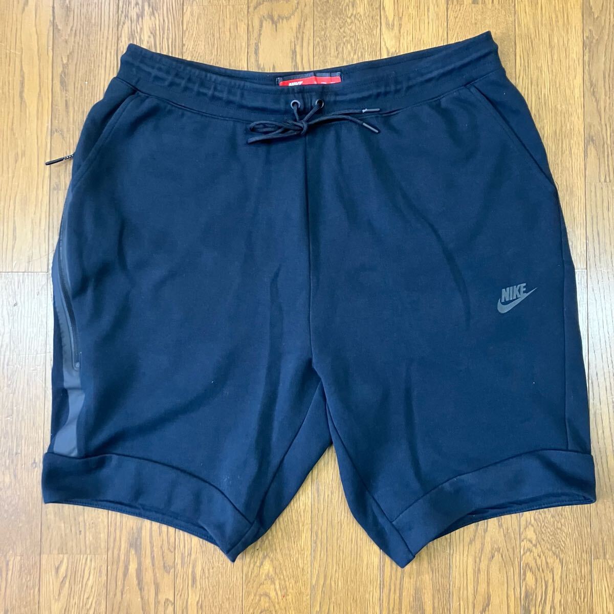 NIKE ナイキ テックフリース ハーフパンツ カラー黒 サイズXXL