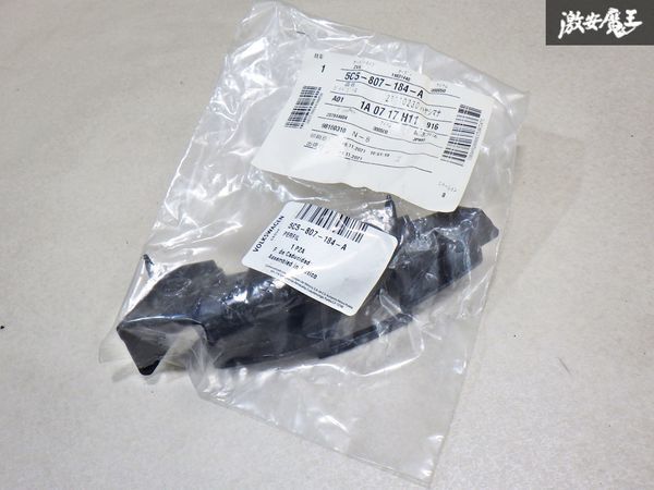 フォルクスワーゲン 純正 助手席側 フロントバンパーカバーブラケット ビートル USA用 5C5-807-184-A 即納 棚 9-3-I_画像1
