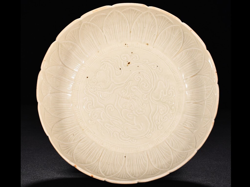 TA313■中国古玩 唐物 宋時代 定窯 龍紋洗 乾隆御題銘文 時代物 極上品■高さ3.5cm・直径17.7cm■_画像1