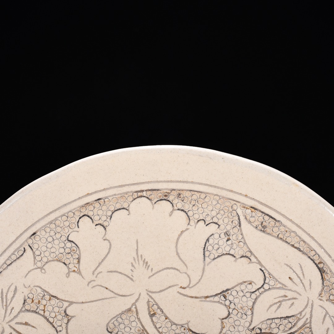 TA314■中国古玩 唐物 宋時代 定窯 剔花牡丹花卉紋枕 乾隆御題銘文 時代物 極上品■高さ12cm・直径29cm■_画像4