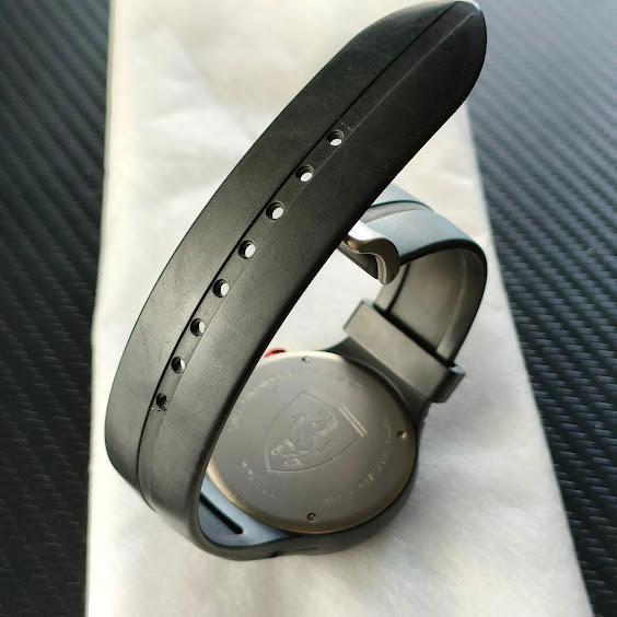 SCUDERIA FERRARI フェラーリ PITCREW クロノグラフ 稼働品 箱付 SCUDERIA FERRARI PITCREW フェラーリ ピクトクルー