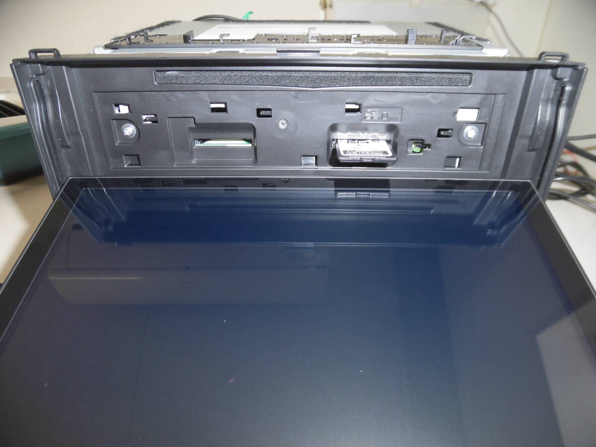 N3241 ダイハツ【DAIHATSU】純正 SDナビ NSZN-X69D (08545-K9121) 中古品