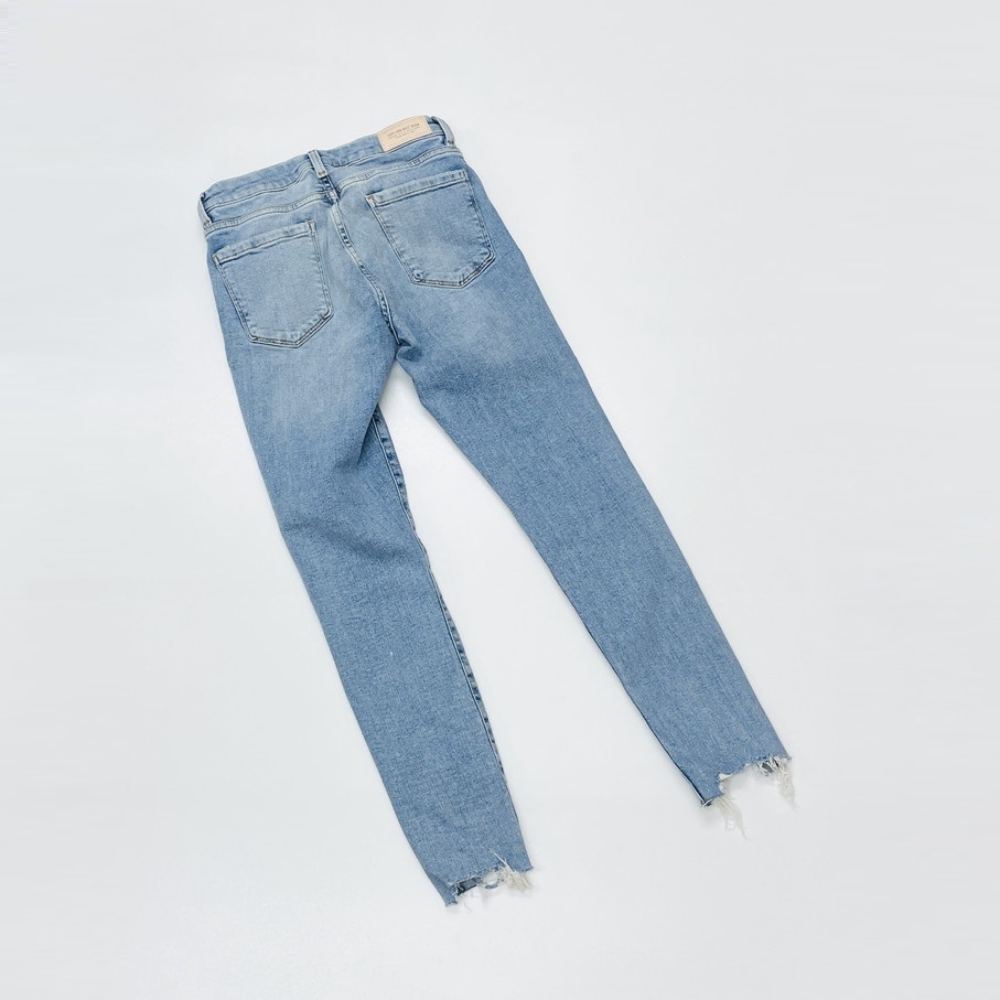 ZARA /36/ ブルー デニムパンツ ジーンズ ゴールドボタン フェイクパールアクセサリー アウトドアバイクキャンプ 生地コットン混 通勤 ザラ