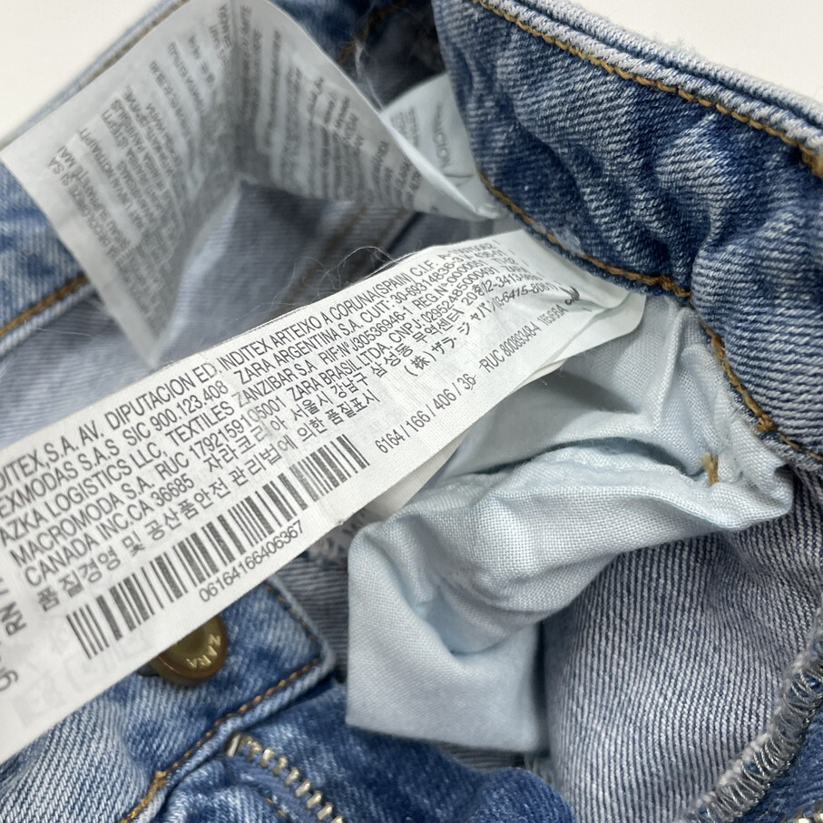 ZARA /36/ ブルー デニムパンツ ジーンズ ゴールドボタン フェイクパールアクセサリー アウトドアバイクキャンプ 生地コットン混 通勤 ザラ