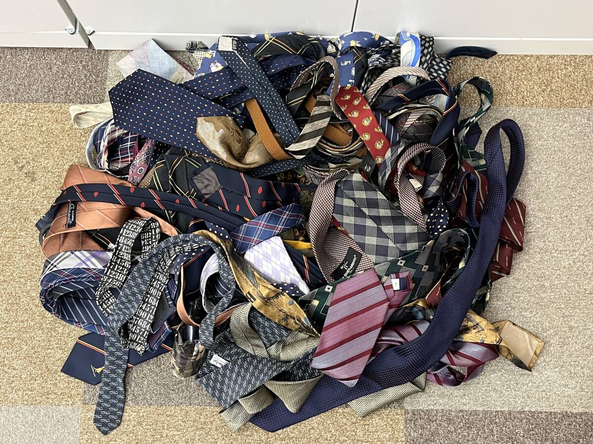 i2397HI【1円スタート】ネクタイ 大量まとめ 200本以上 グッチ クリスチャンディオール フェラガモ イヴサンローラン シャルルジョルダン