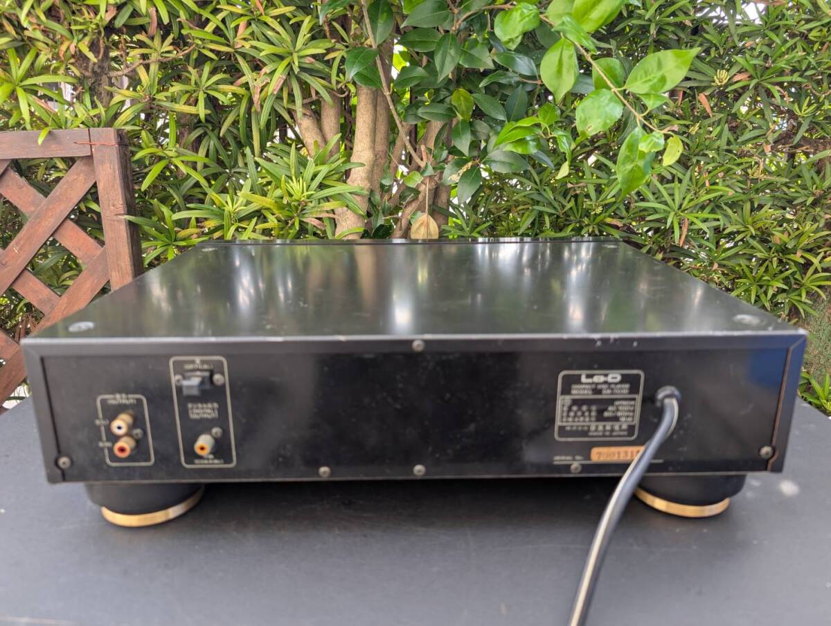Lo-D COMPACT DISC PLAYER DA-703D